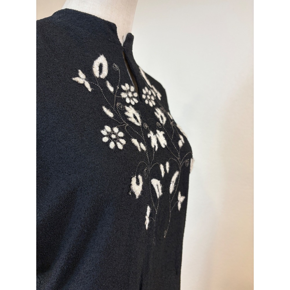 Vtg 40s Knit Top Womens L Black Floral Embroidered Button Back Art to wear - Picture 6 of 8